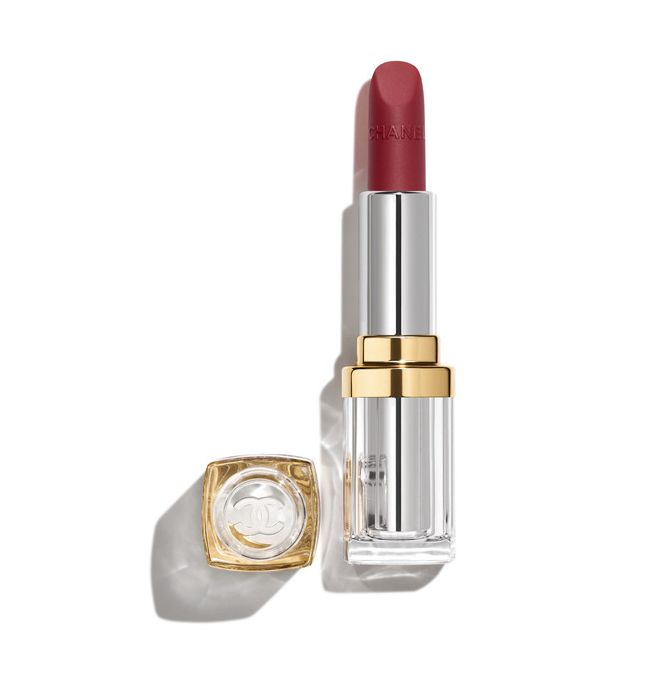 CHANEL 31 LE ROUGE is the Ultimate Luxury Lipstick presented in an  exquisite glass case